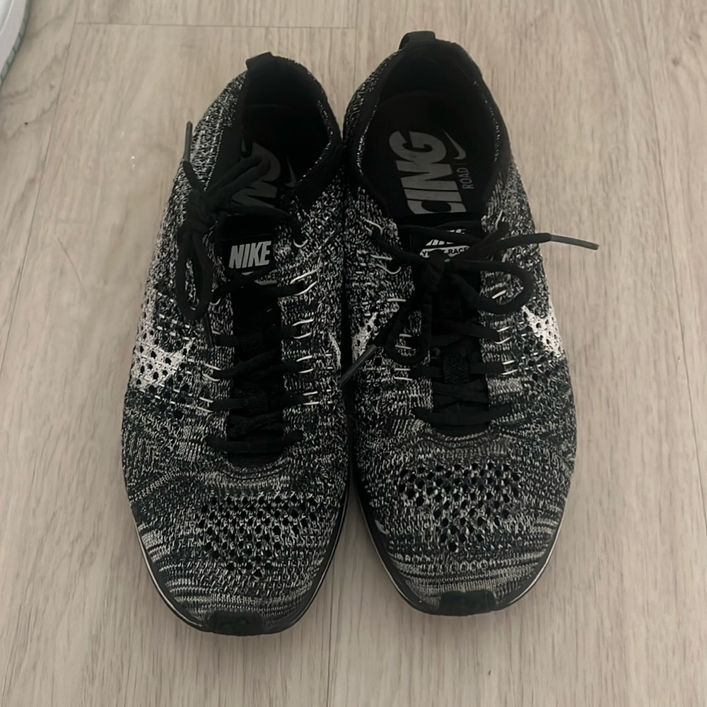 Nike Flyknit Racer - Picture 7 of 11